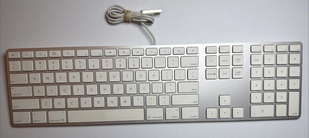 Apple A1243 Aluminum Wired Keyboard MB110LL/A Full Size, Slim, Mac, Genuine OEM